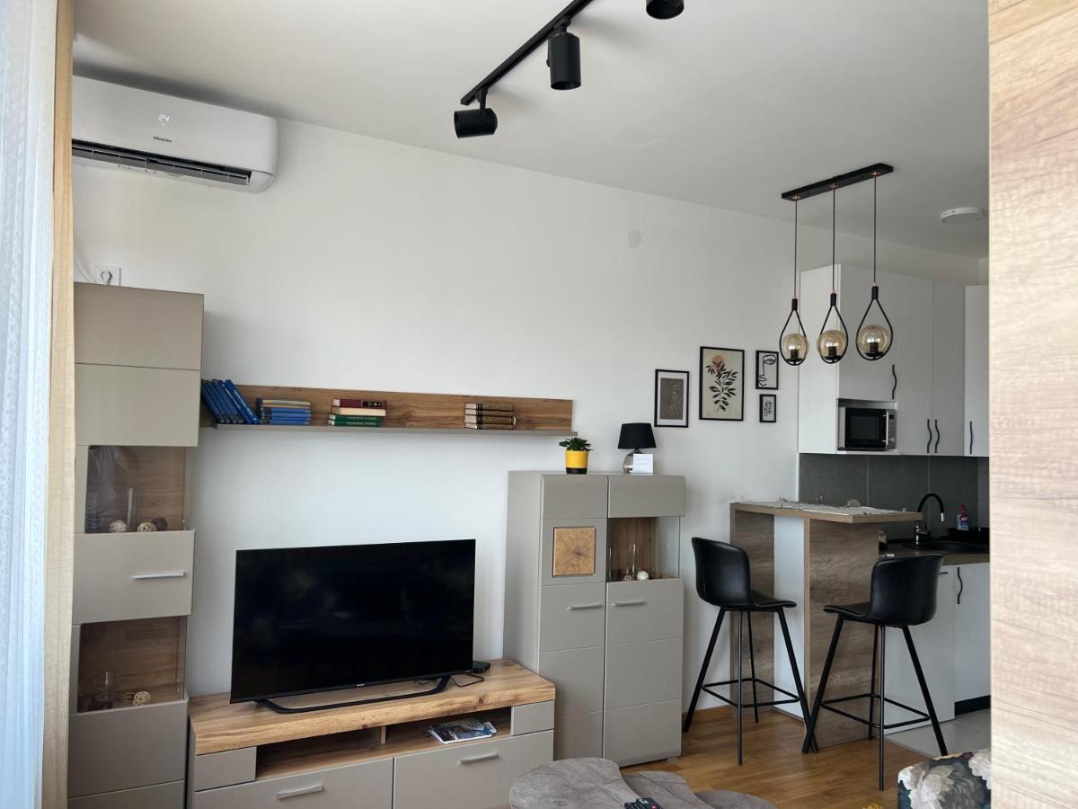 Apartment Charlie Private Parking Novi Sad Exterior foto